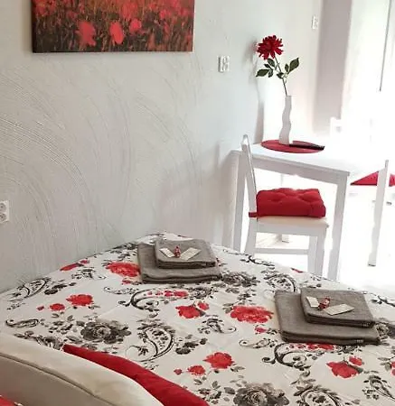 Apartment Colourful Rooms Wroclaw *